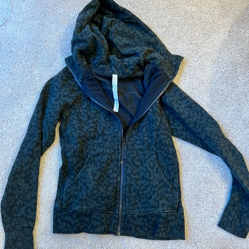 Lululemon Hooded Define Jacket
Nulu